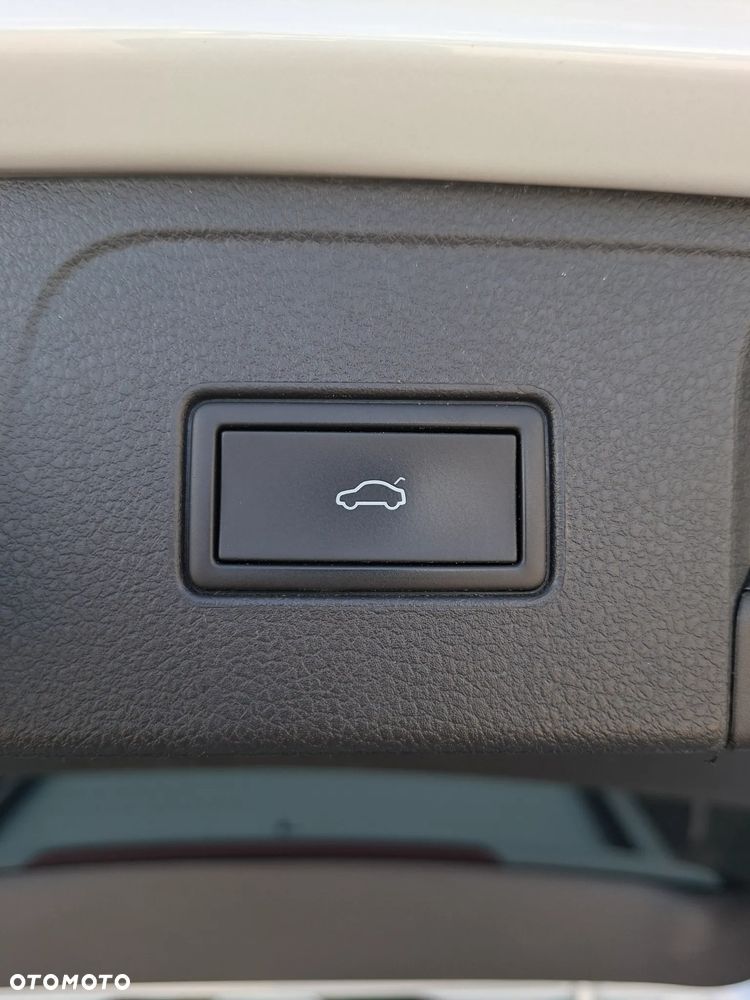 Volkswagen Passat - 13