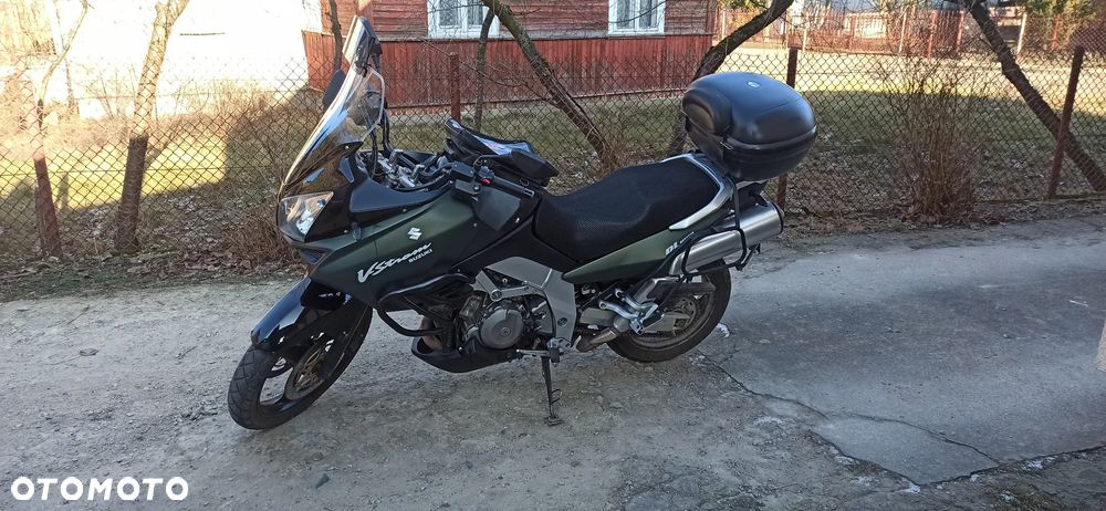 Suzuki V-STROM - 1