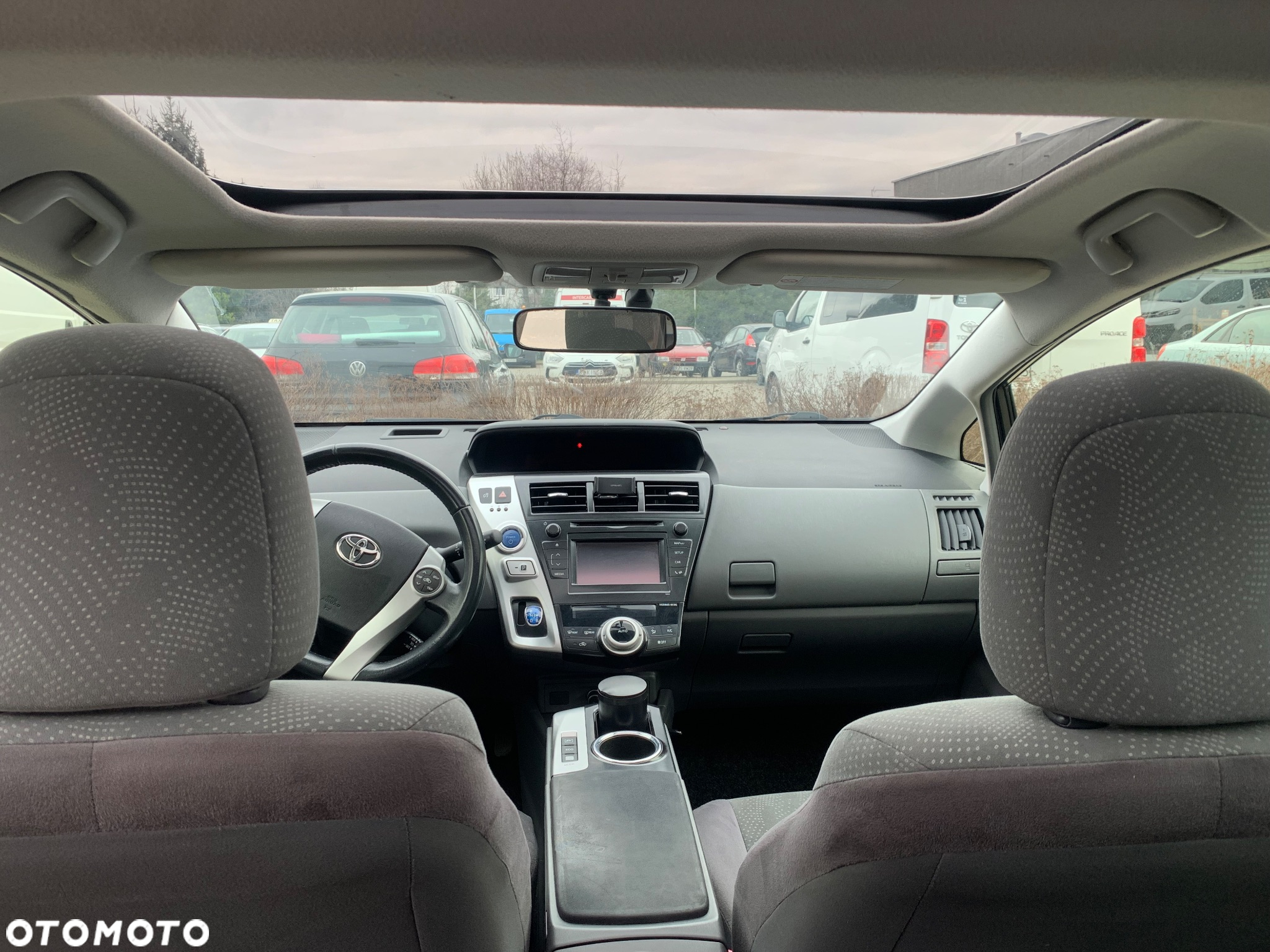Toyota Prius+ (Hybrid) - 33