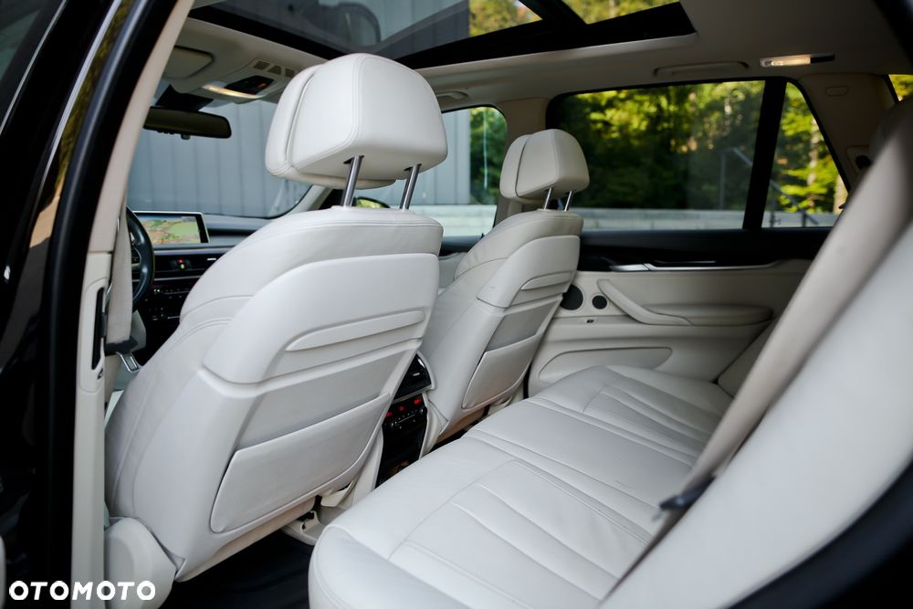 BMW X5 xDrive35i - 33