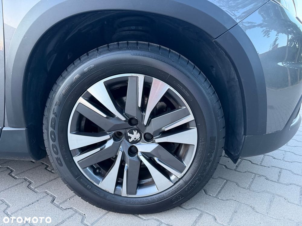 Peugeot 2008 1.2 PureTech Allure S&S EAT8 - 27
