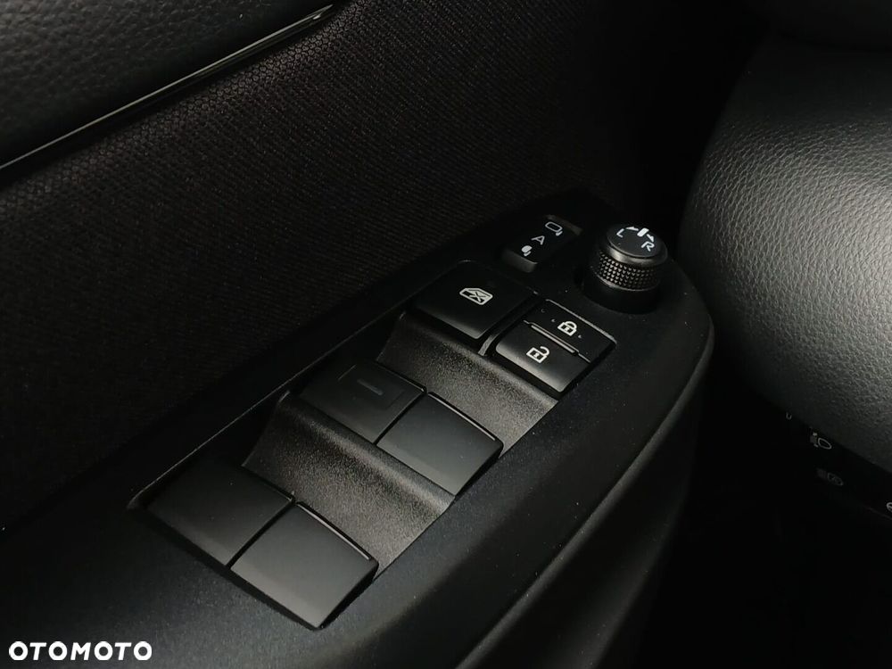 Toyota Yaris Hybrid 1.5 GR Sport - 33