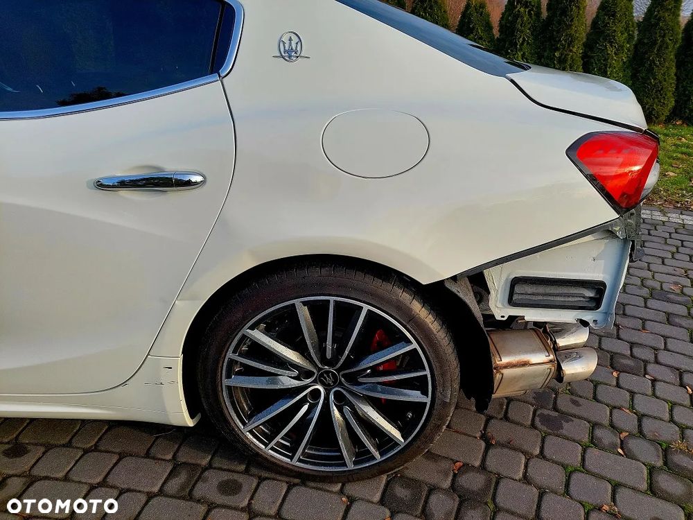 Maserati Ghibli GranSport - 38