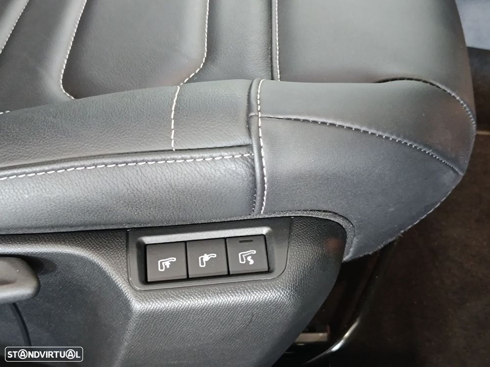 Citroën C4 BlueHDi 130 Stop&Start EAT8 SHINE - 26