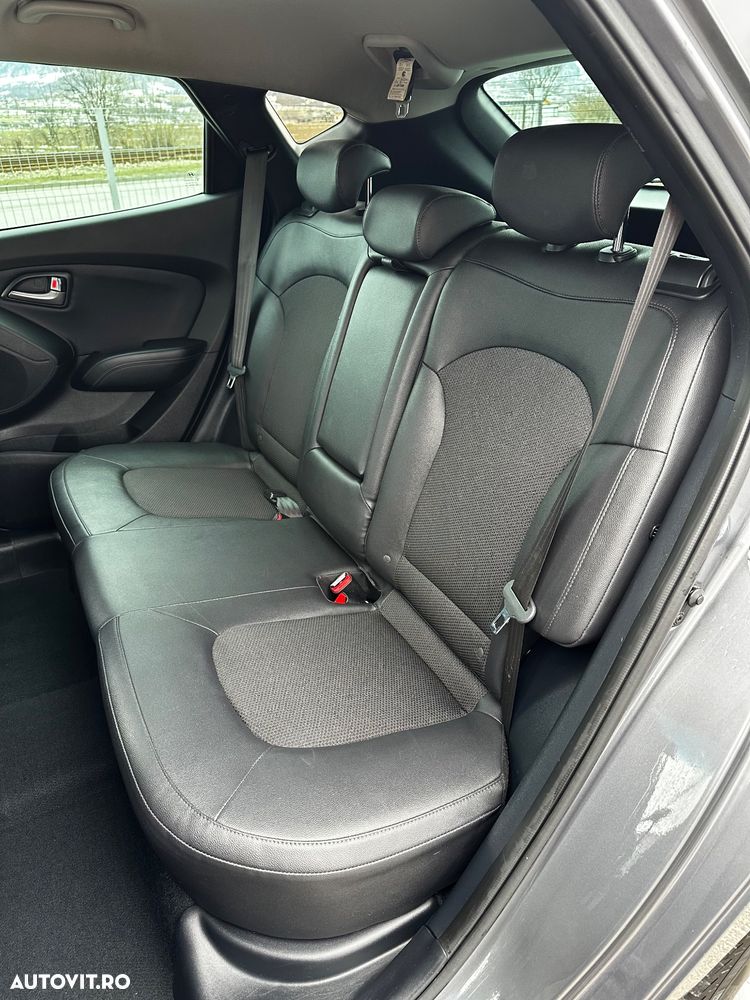 Hyundai ix35 2.0 CRDI 4WD Fifa World Cup Gold Edition - 15