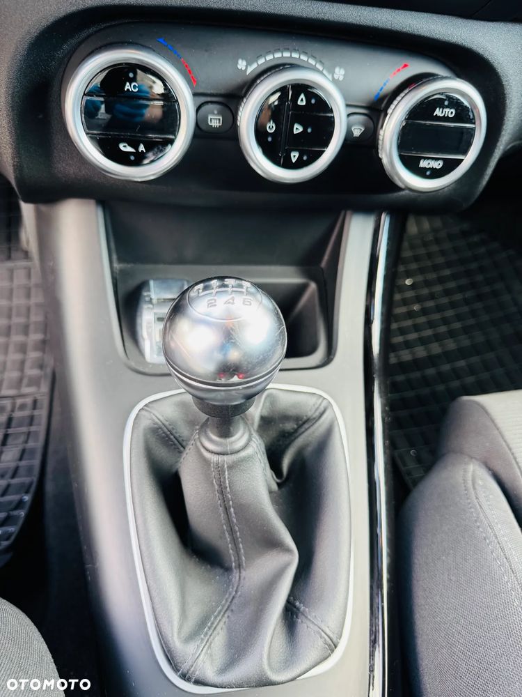 Alfa Romeo Giulietta 1.4 TB 16V Turismo - 8