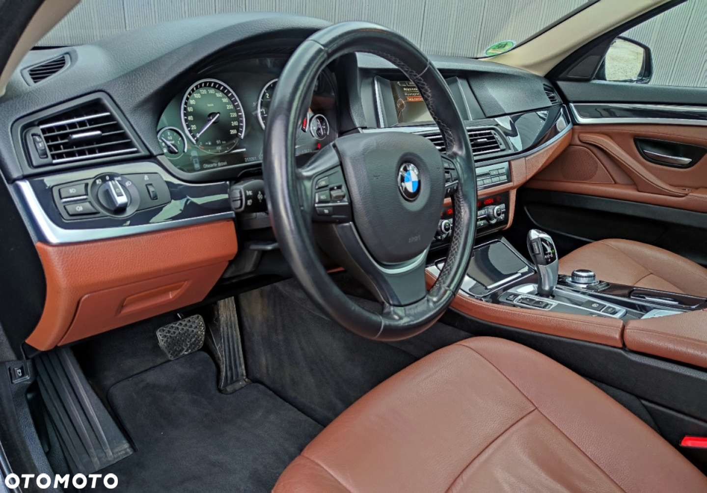 BMW Seria 5 520d Touring Sport Line - 16