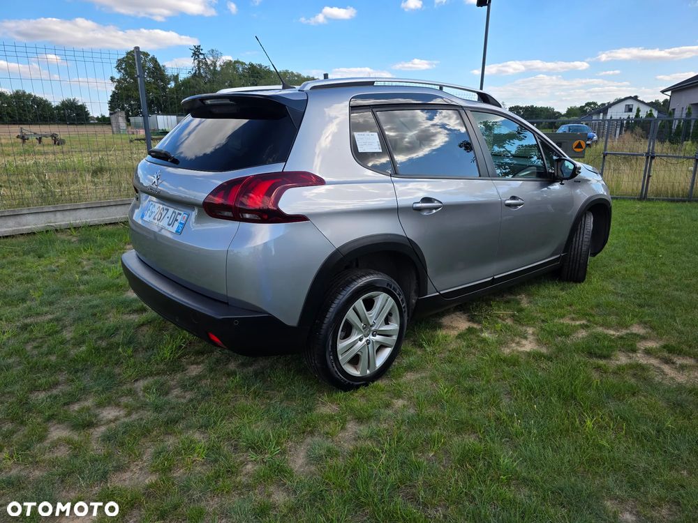 Peugeot 2008 BlueHDi 100 STOP & START Signature - 7
