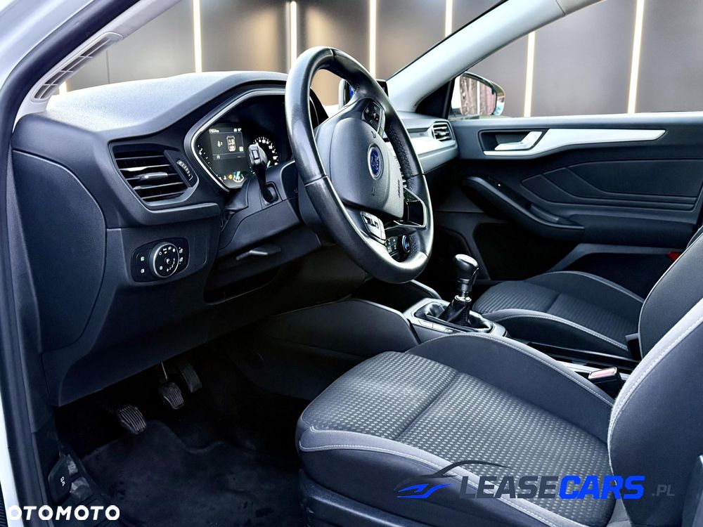 Ford Focus 2.0 EcoBlue Start-Stopp-System COOL&CONNECT - 23