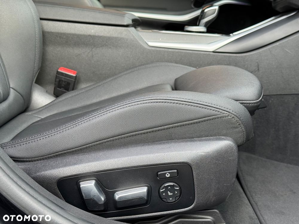 BMW Seria 3 330i M Sport sport - 20