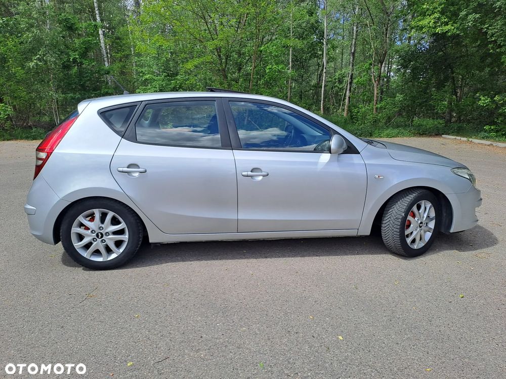 Hyundai i30 1.6 CRDi Comfort EU5 - 12