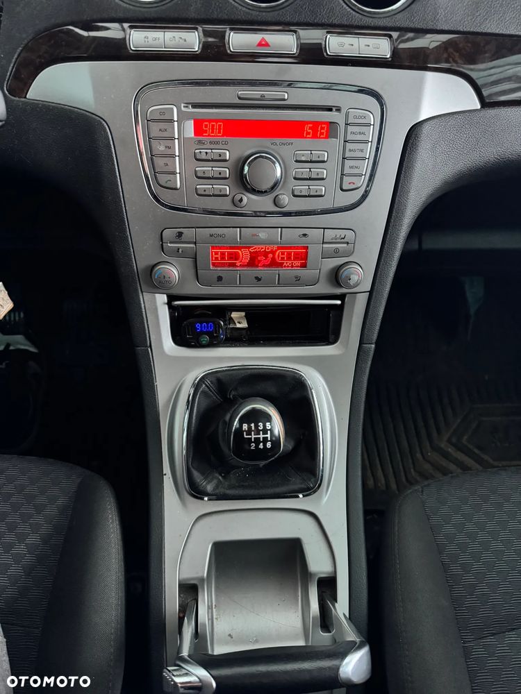 Ford Galaxy 1.8 TDCi Ghia - 12