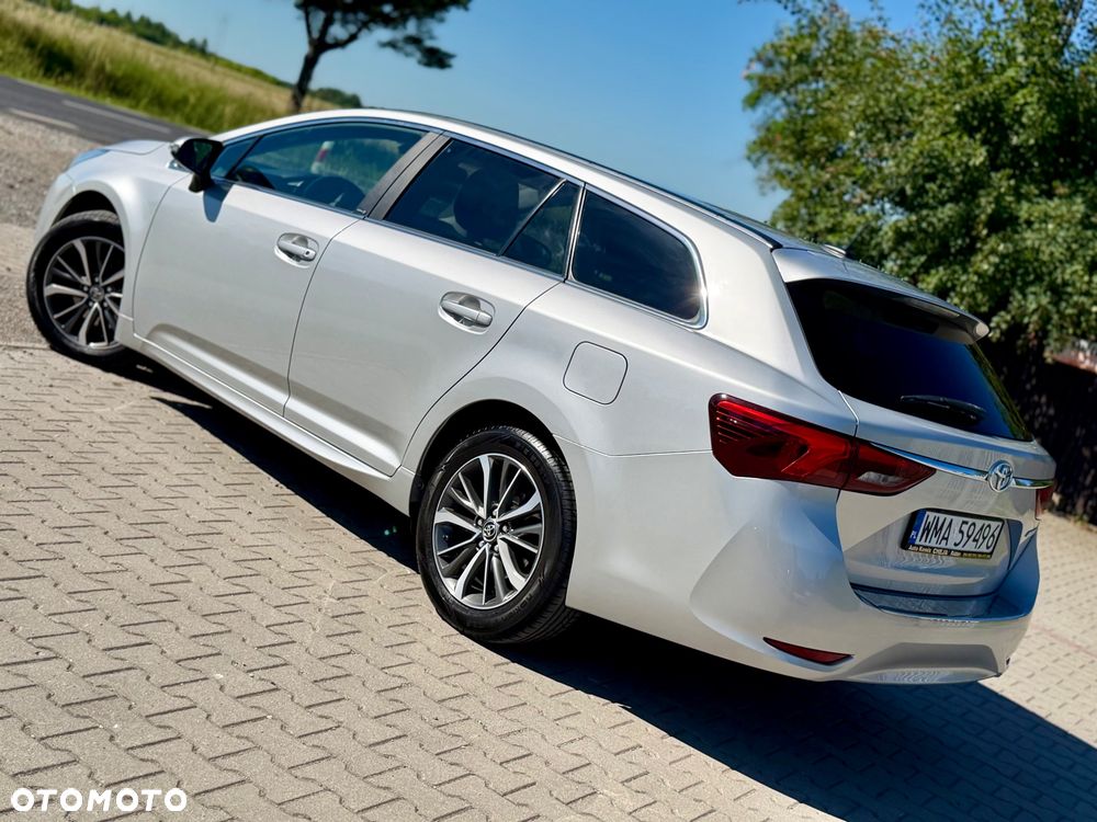 Toyota Avensis 2.0 D-4D Prestige - 2