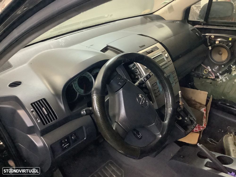 Toyota Corolla Verso 2.2 D4D 136cv - Para Peças - 5