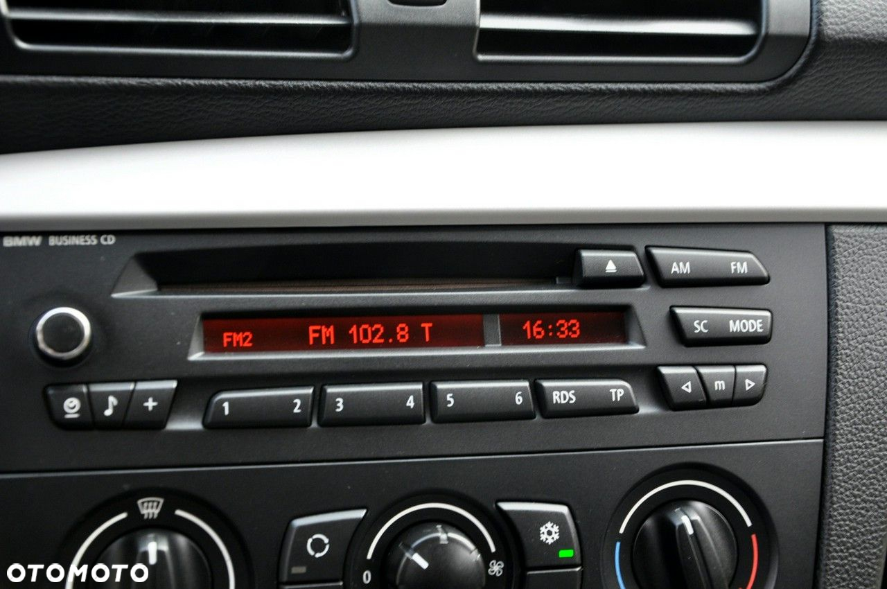 BMW Seria 1 - 30