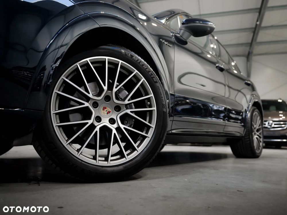 Porsche Cayenne E-Hybrid Platinum Edition - 2