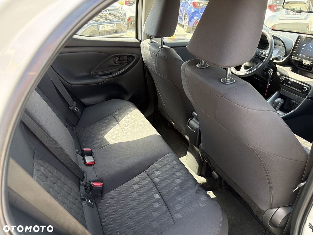 Toyota Yaris - 12