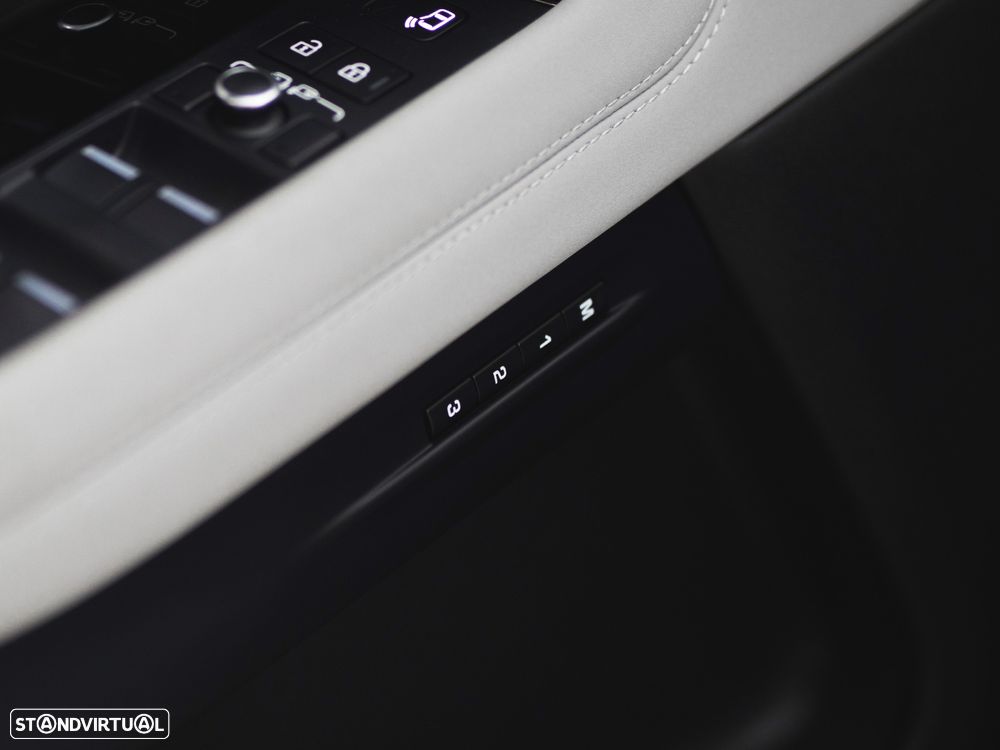 Land Rover Range Rover Evoque P300e SE - 23