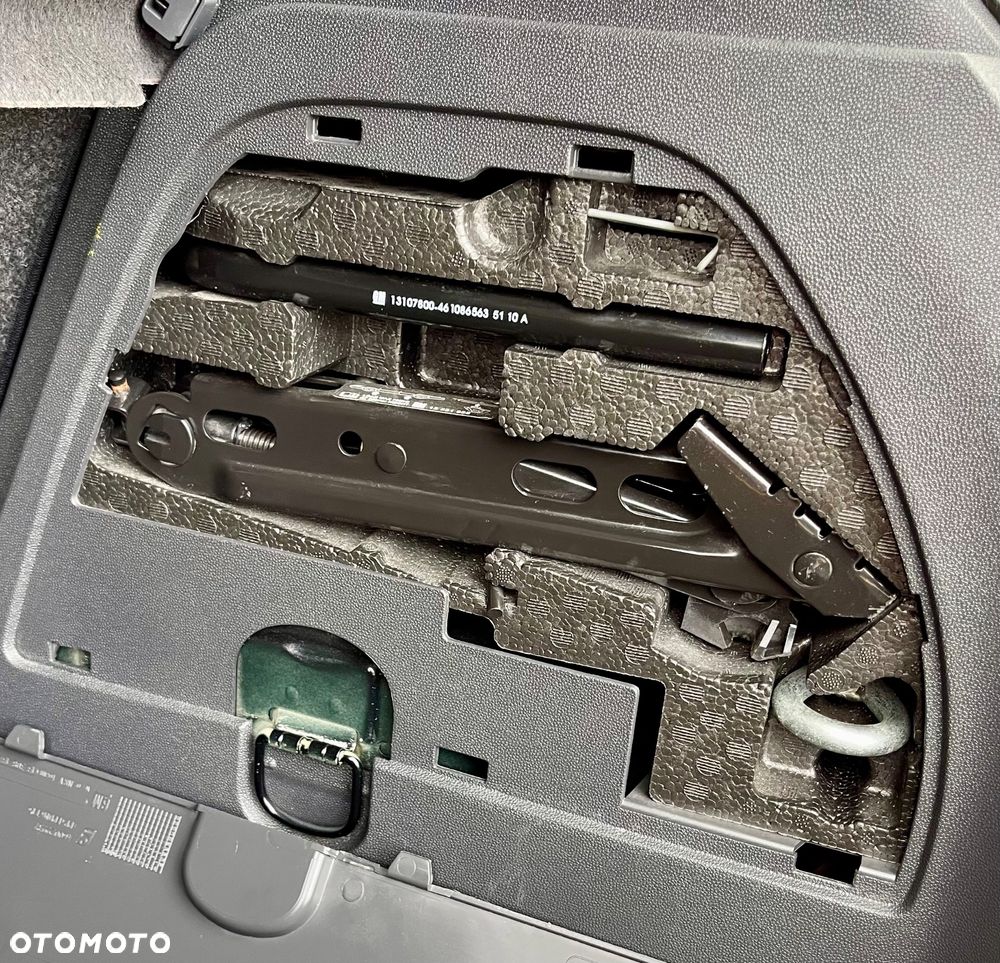 Opel Corsa 1.2 16V Cosmo - 22