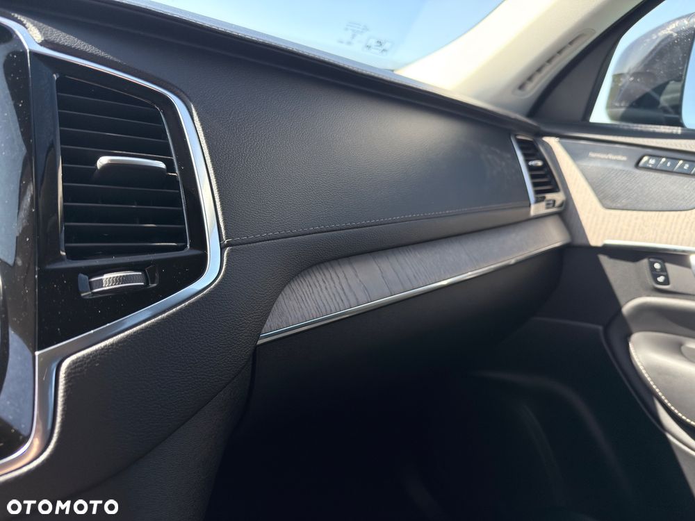 Volvo XC 90 - 25