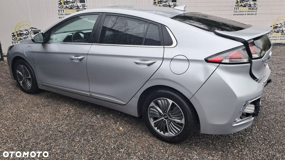 Hyundai IONIQ - 19