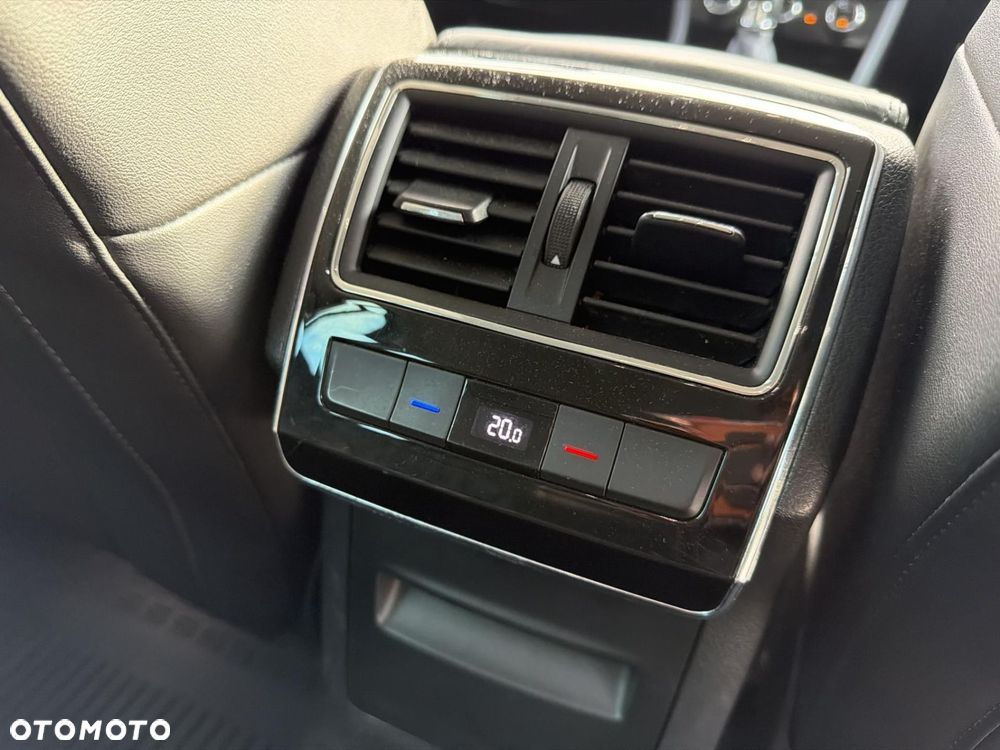 Skoda Superb 2.0 TDI DSG Sportline - 14