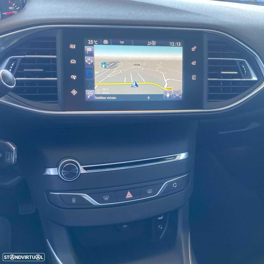 Peugeot 308 1.6 BlueHDi Allure J17 - 28