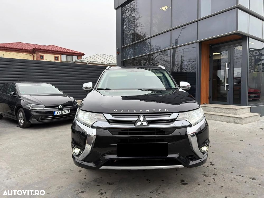 Mitsubishi Outlander - 3