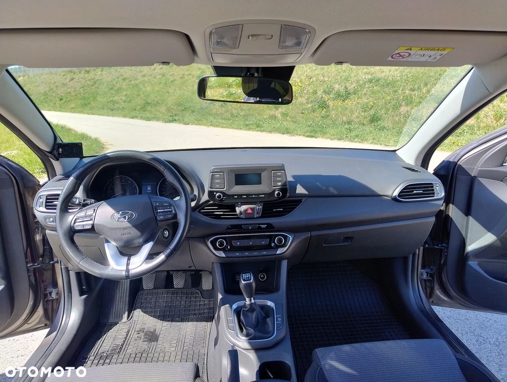 Hyundai i30 1.5 DPI Modern - 11