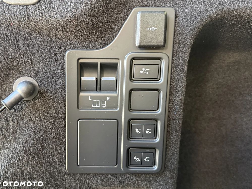 Land Rover Discovery D350 Dynamic HSE - 19