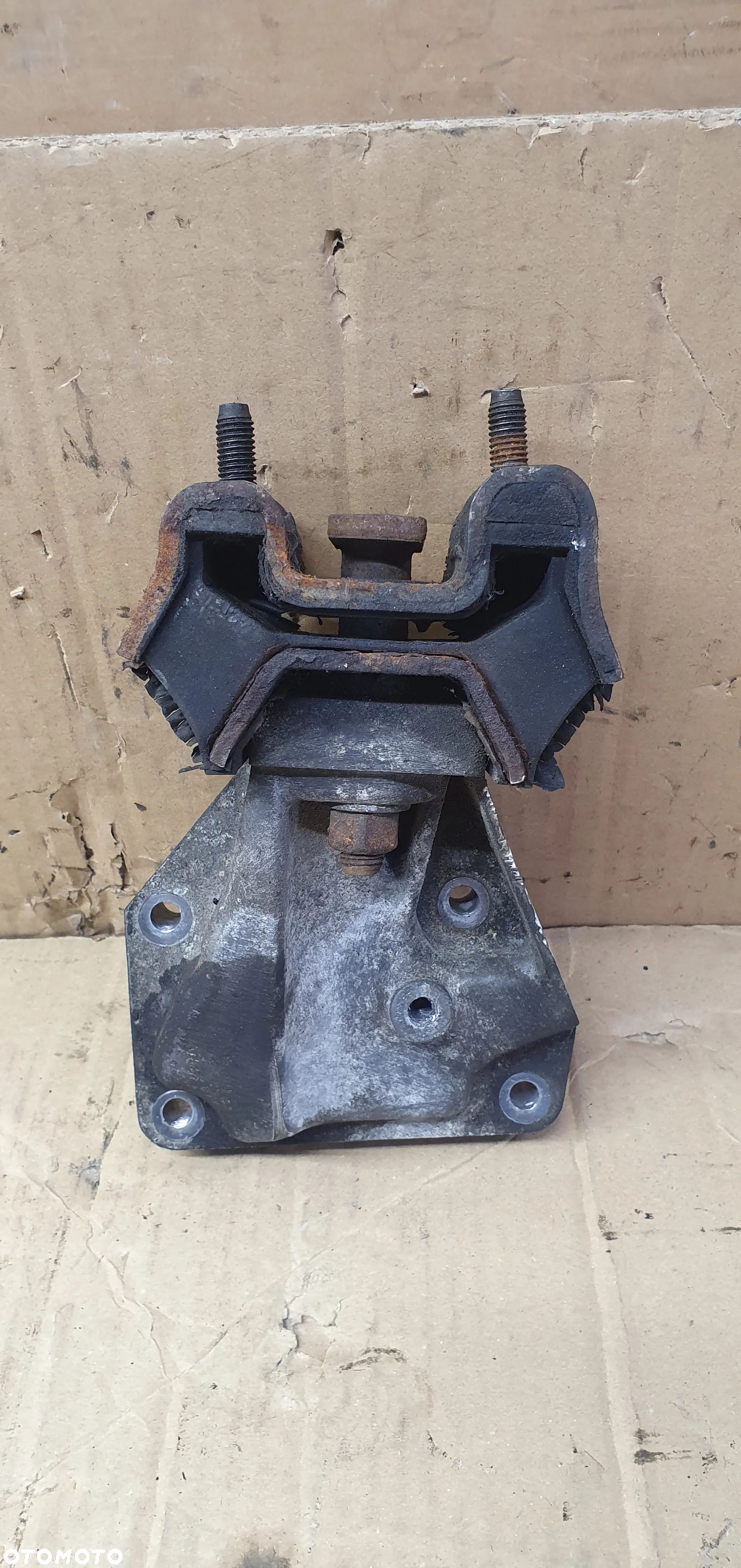 Łapa poduszka silnika Mercedes ML W163 4.0 CDI A6282230304 - 1