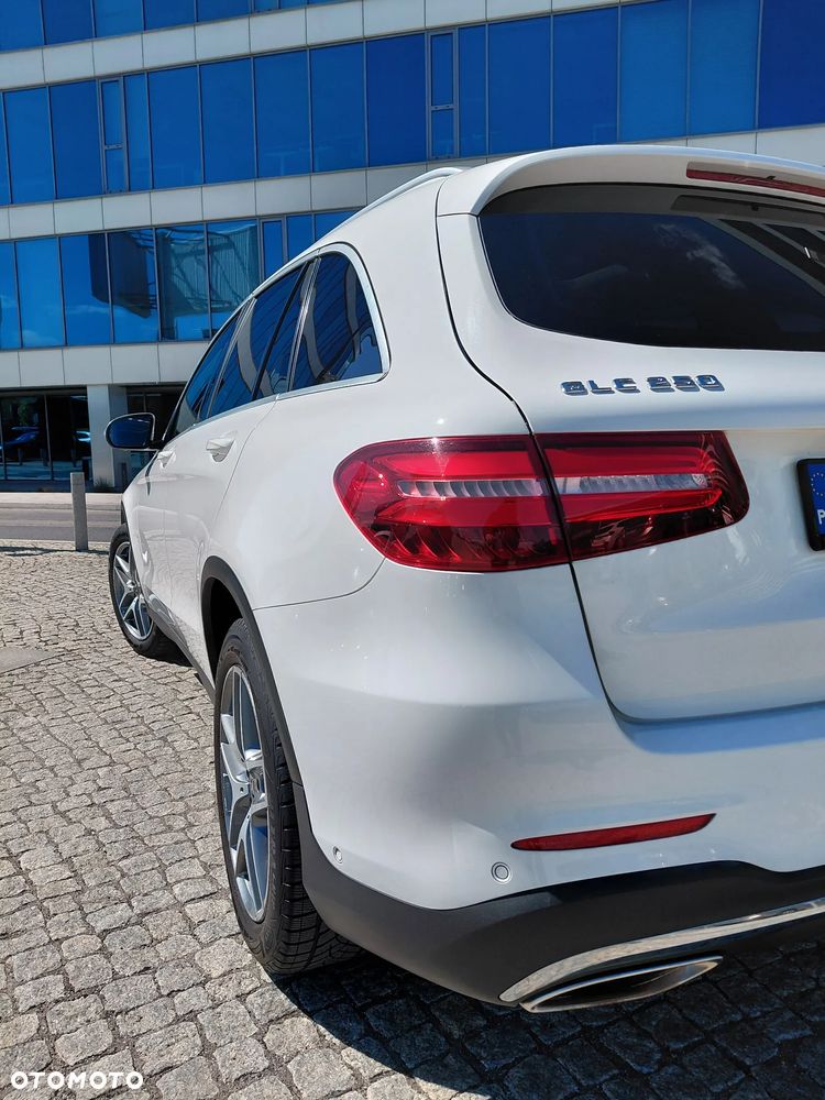 Mercedes-Benz GLC 250 4Matic 9G-TRONIC AMG Line - 10