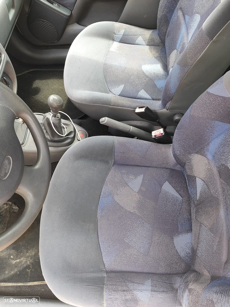 Renault Clio 1.2 RT - 7