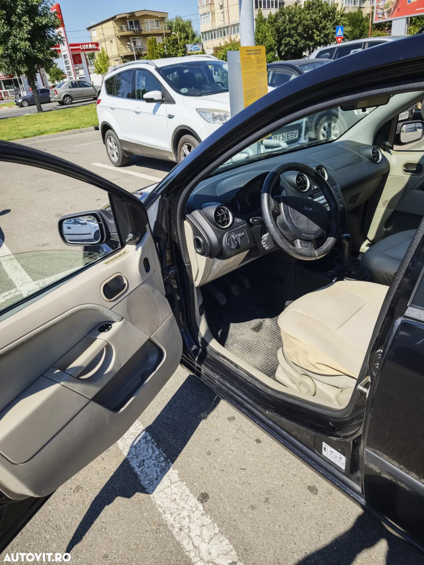 Ford Fiesta 1.3i Ambiente - 3