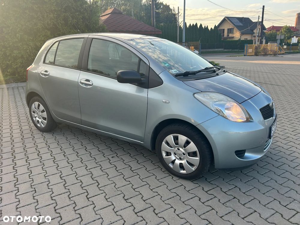 Toyota Yaris 1.3 VVT-i Sol - 4