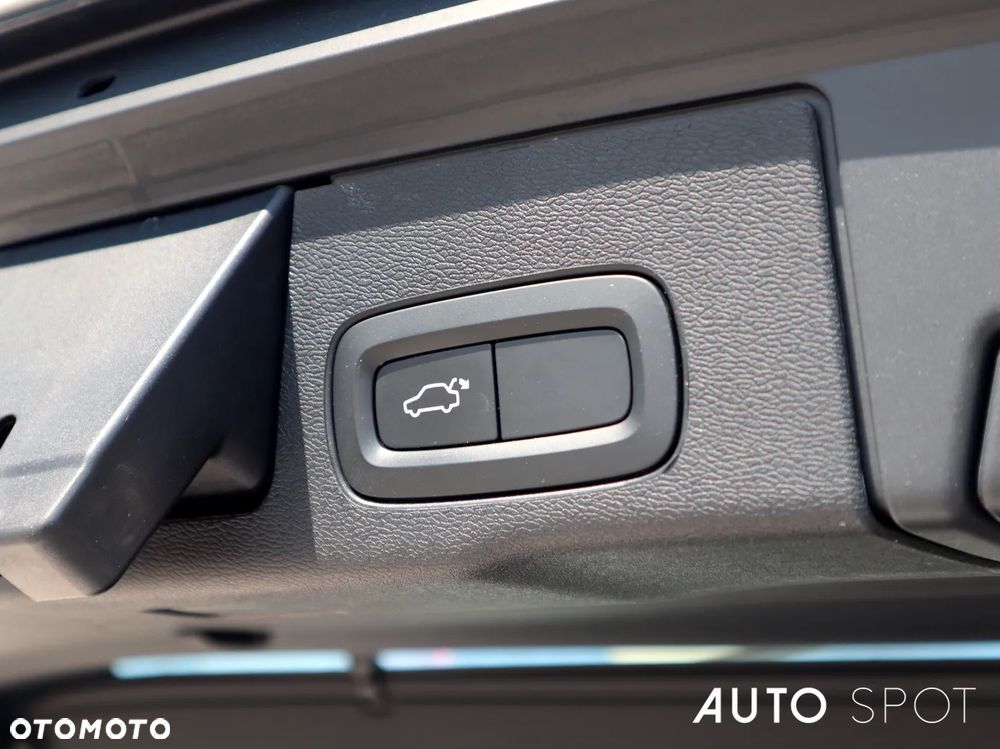 Volvo XC 60 T5 Momentum Pro - 40