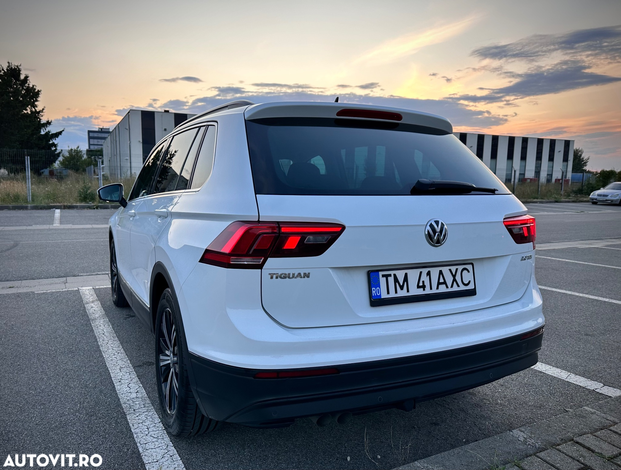 Volkswagen Tiguan 2.0 TDI DPF Comfortline - 9