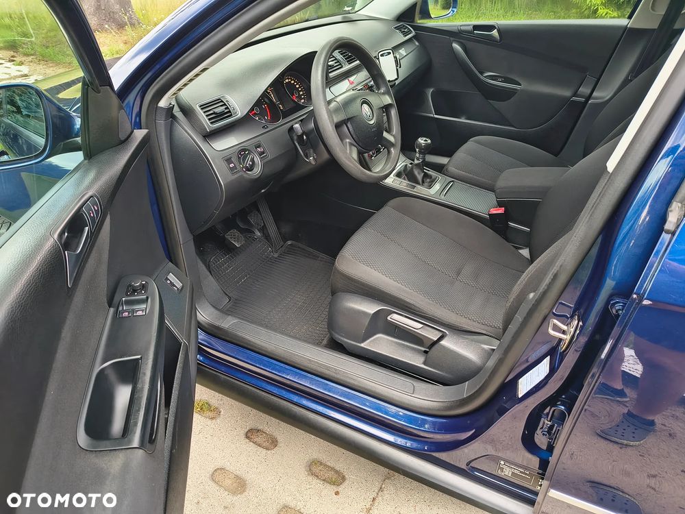 Volkswagen Passat 2.0 TDI BlueMotion Technology Comfortline - 16