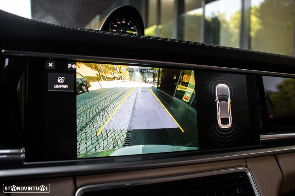 Porsche Panamera 4 E-Hybrid - 48
