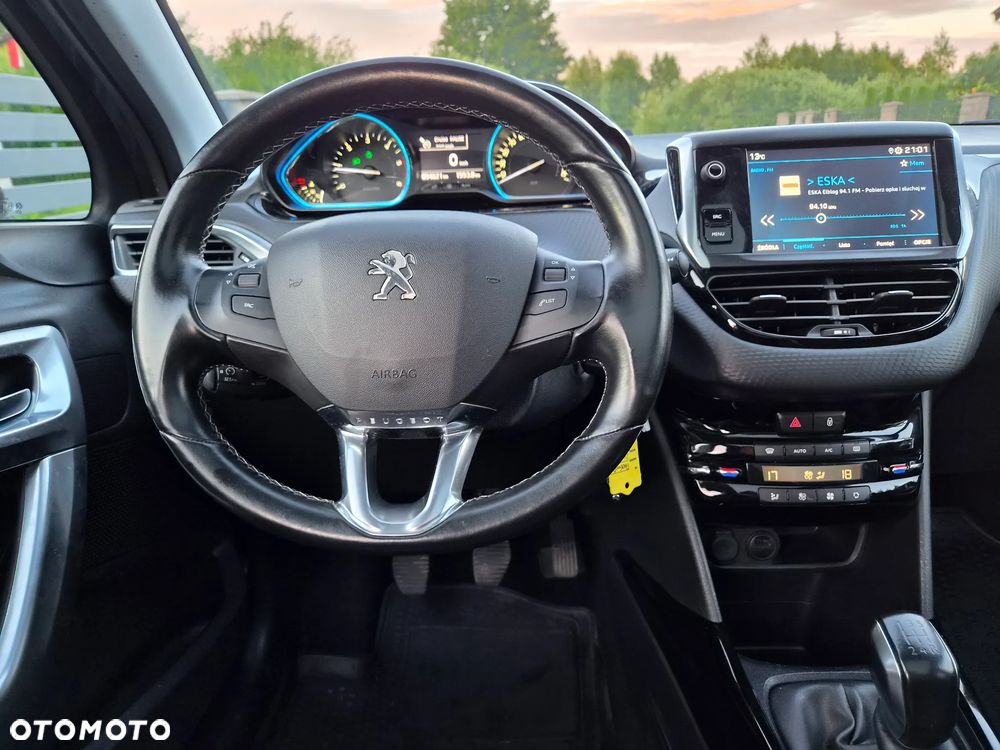 Peugeot 2008 BlueHDi 100 STOP & START Allure - 4