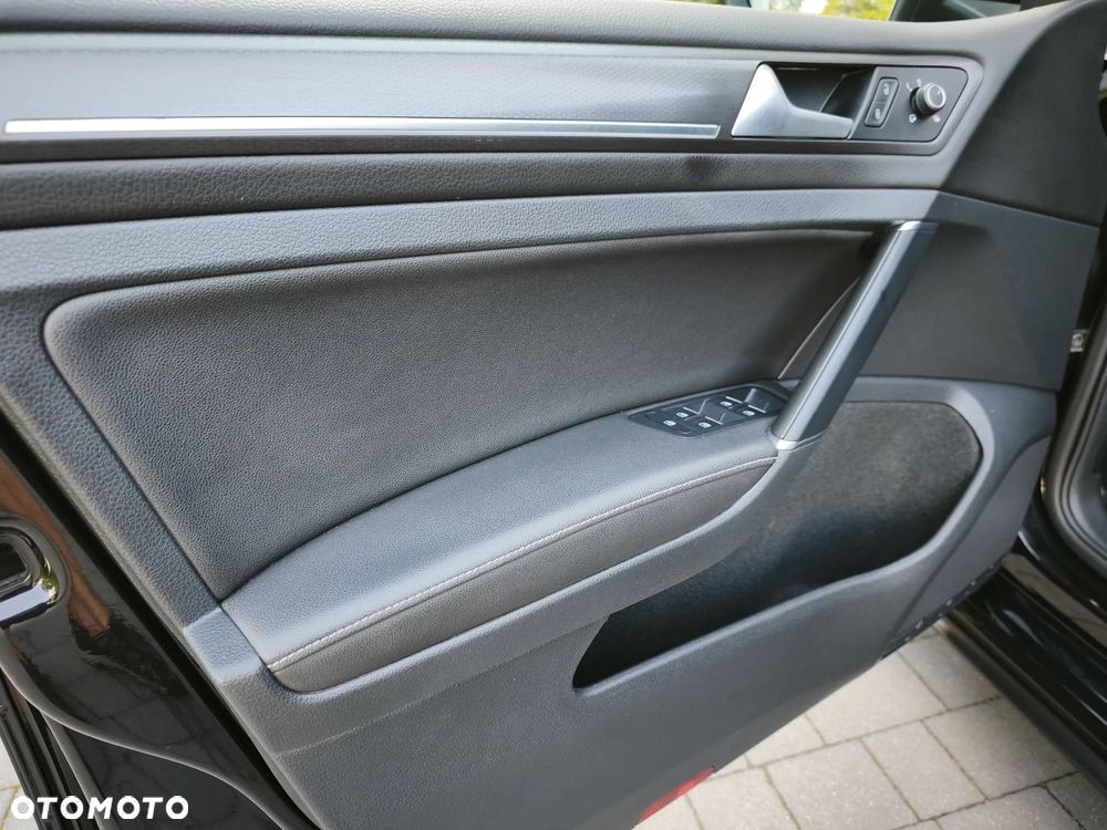 Volkswagen Golf - 21