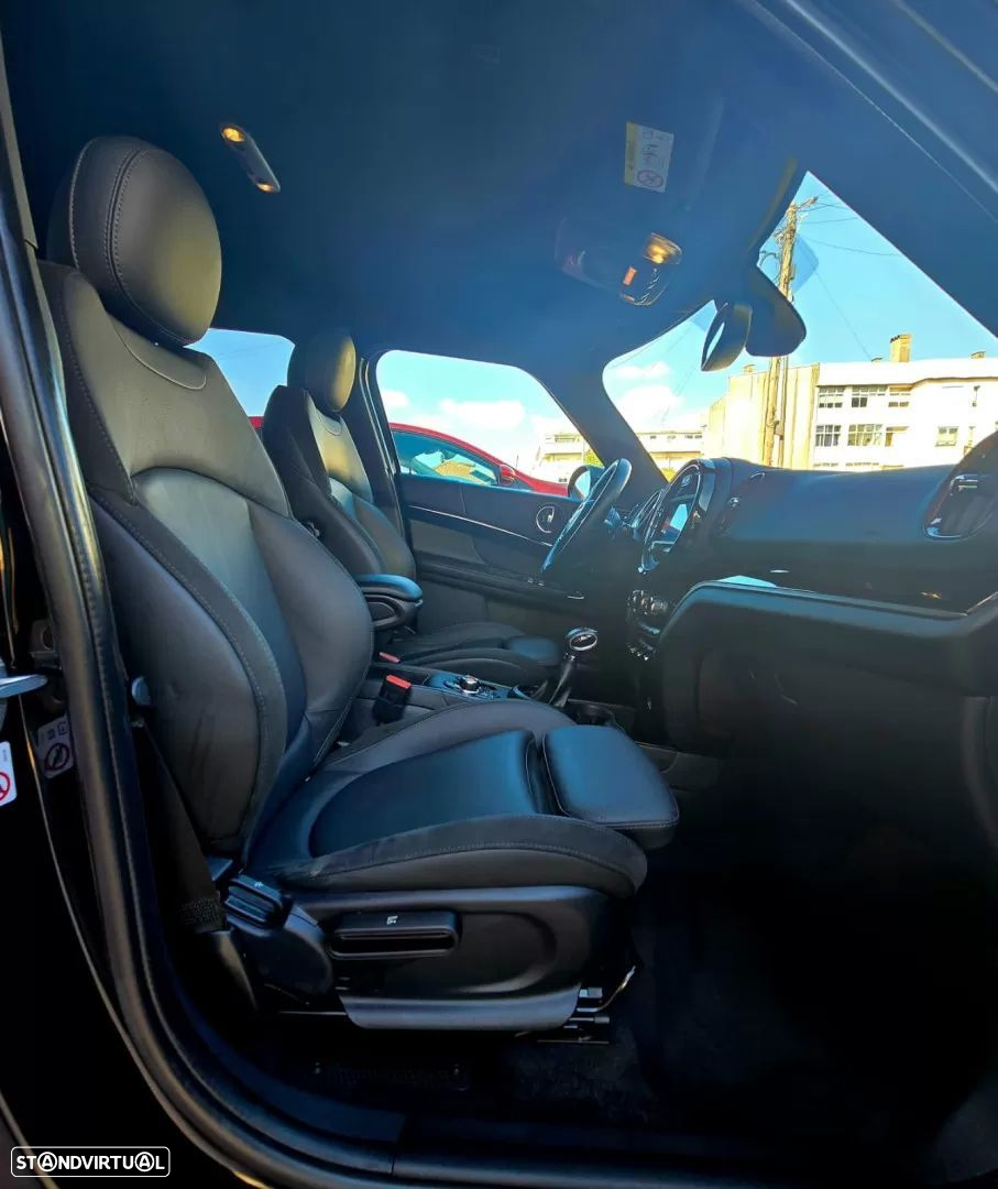 MINI Countryman Cooper SE ALL4 Auto - 29