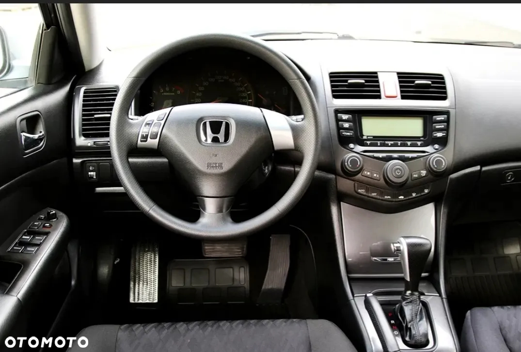 Honda Accord 2.0 Comfort - 8