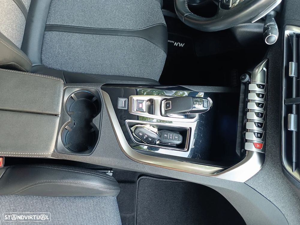 Peugeot 3008 1.2 PureTech Allure Pack EAT8 - 25