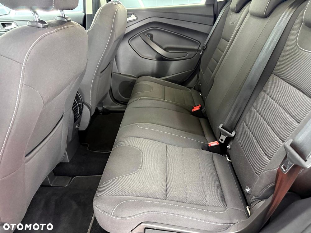 Ford Kuga 1.5 EcoBoost 2x4 Titanium - 24