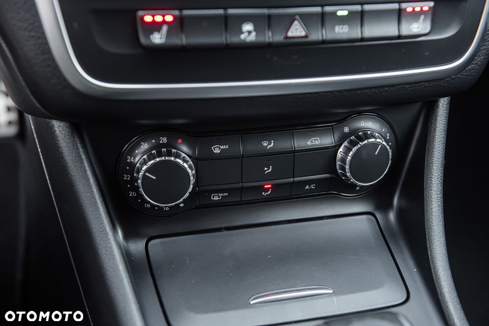 Mercedes-Benz Klasa A 45 AMG 4Matic AMG Speedshift 7G-DCT - 27