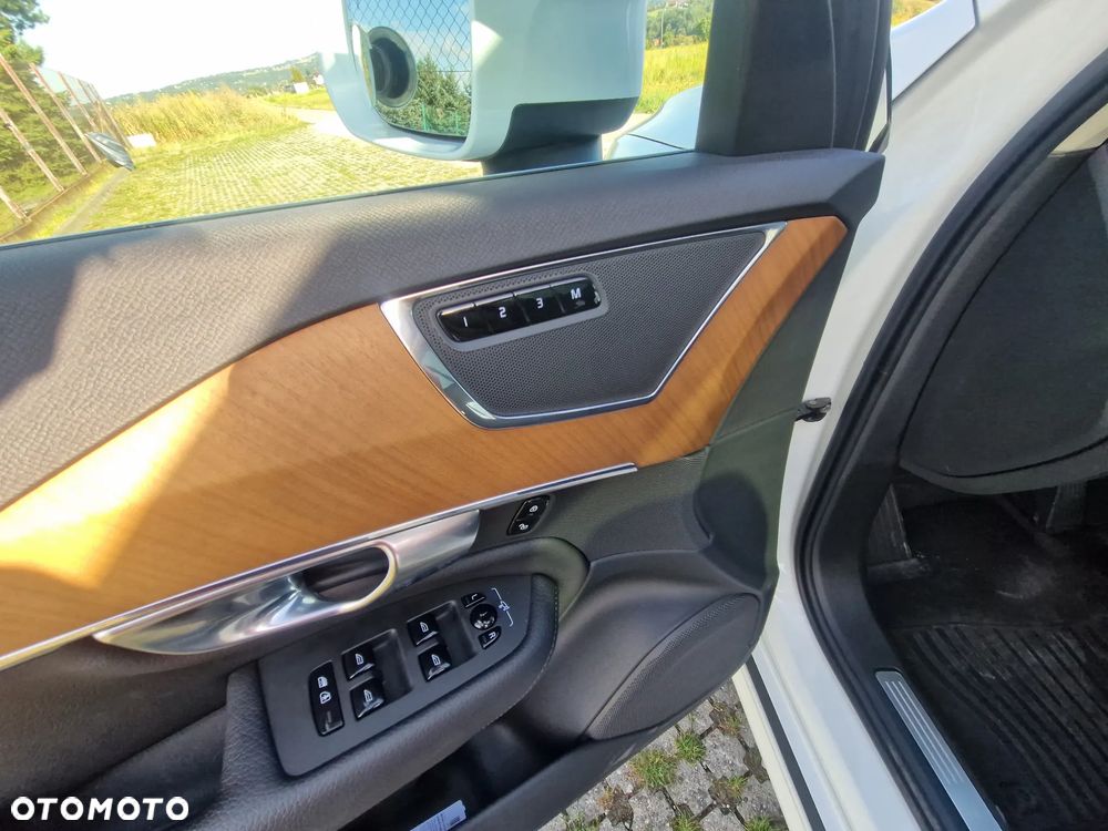 Volvo XC 90 - 21