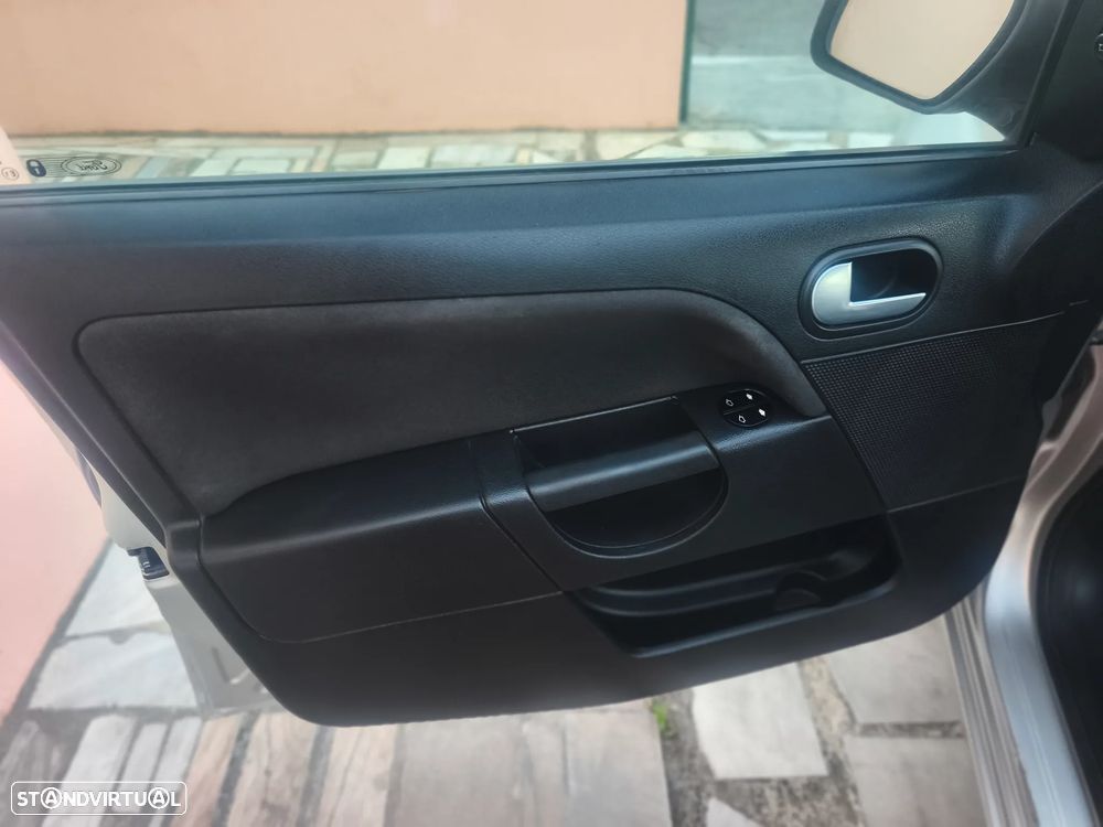 Ford Fiesta 1.4 TDCi First Edition - 10