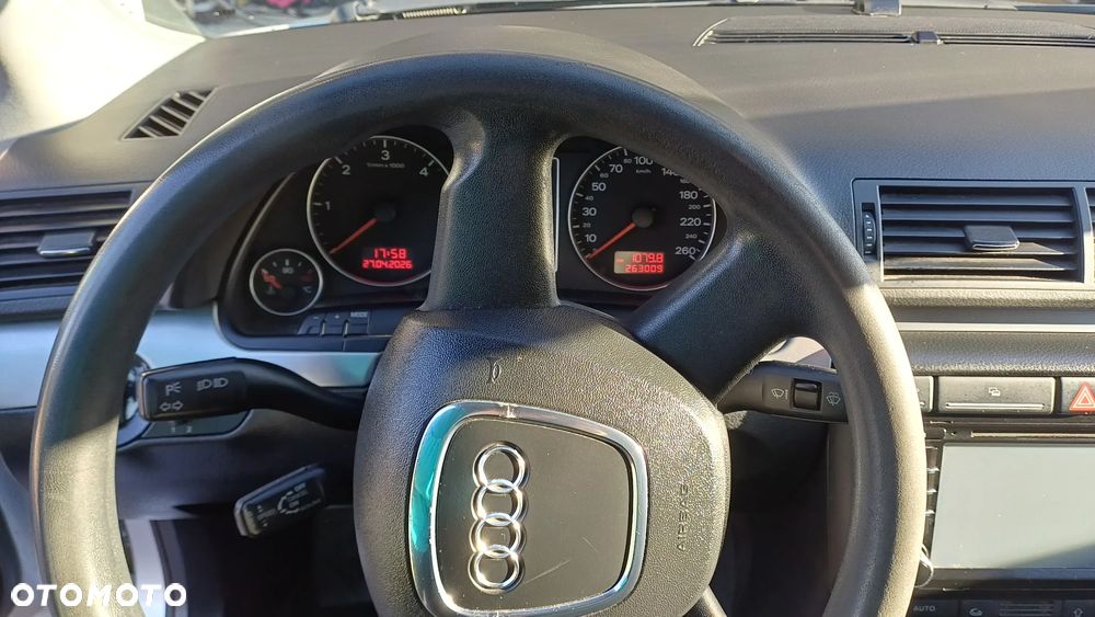 Audi A4 Limousine - 11