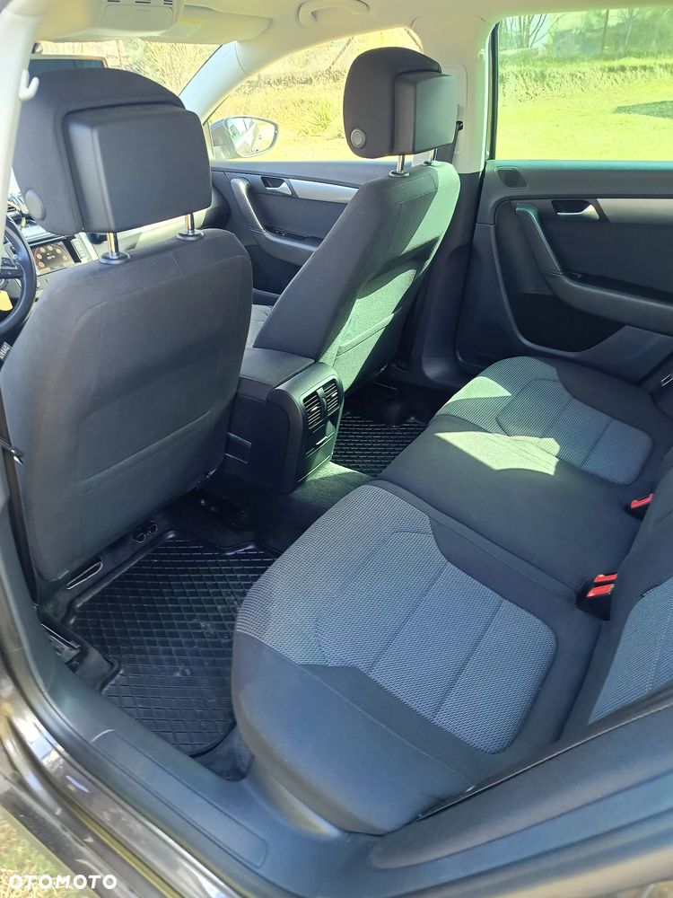 Volkswagen Passat 2.0 Blue TDI SCR Comfortline - 13